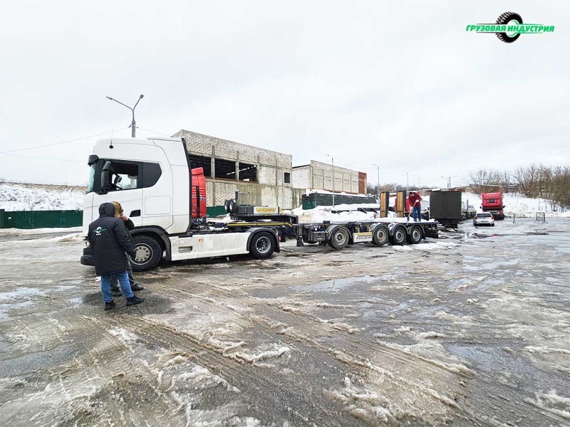 Отгрузка полуприцепа контейнеровоза SteelBear PF-41N-6 универсала в г. Москва