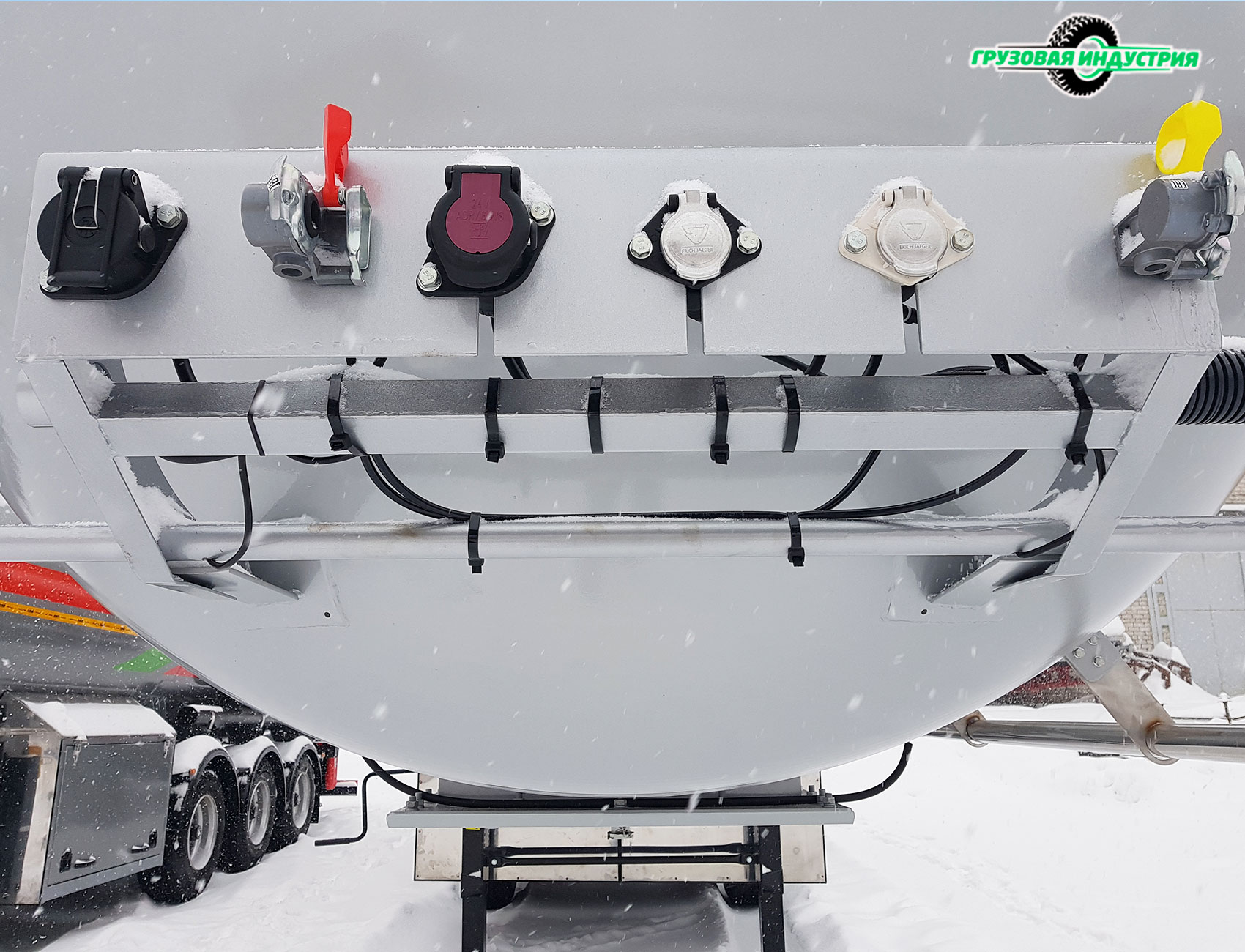 Полуприцеп Газовоз Пропановоз AMS 46,5m3 3 оси