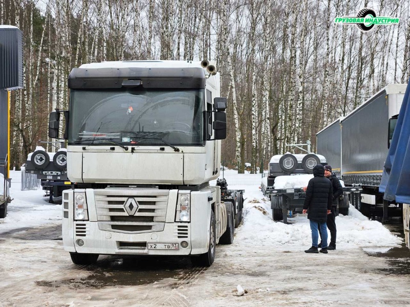 Отгрузка универсального контейнеровоза Тонар К4-U в г. Новоросийск 19.12.23