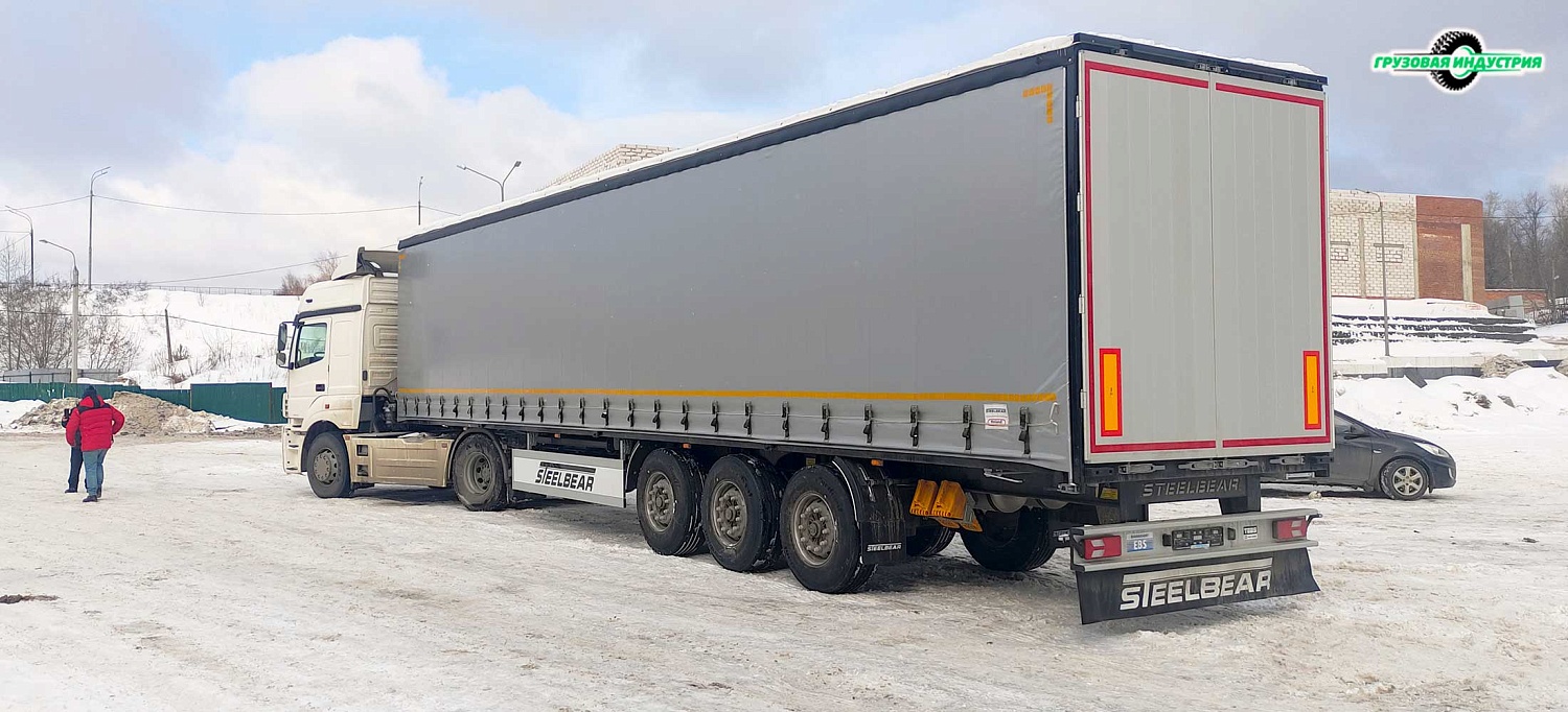 Отгрузка шторного полуприцепа SteelBear PT-24K в Калугу.