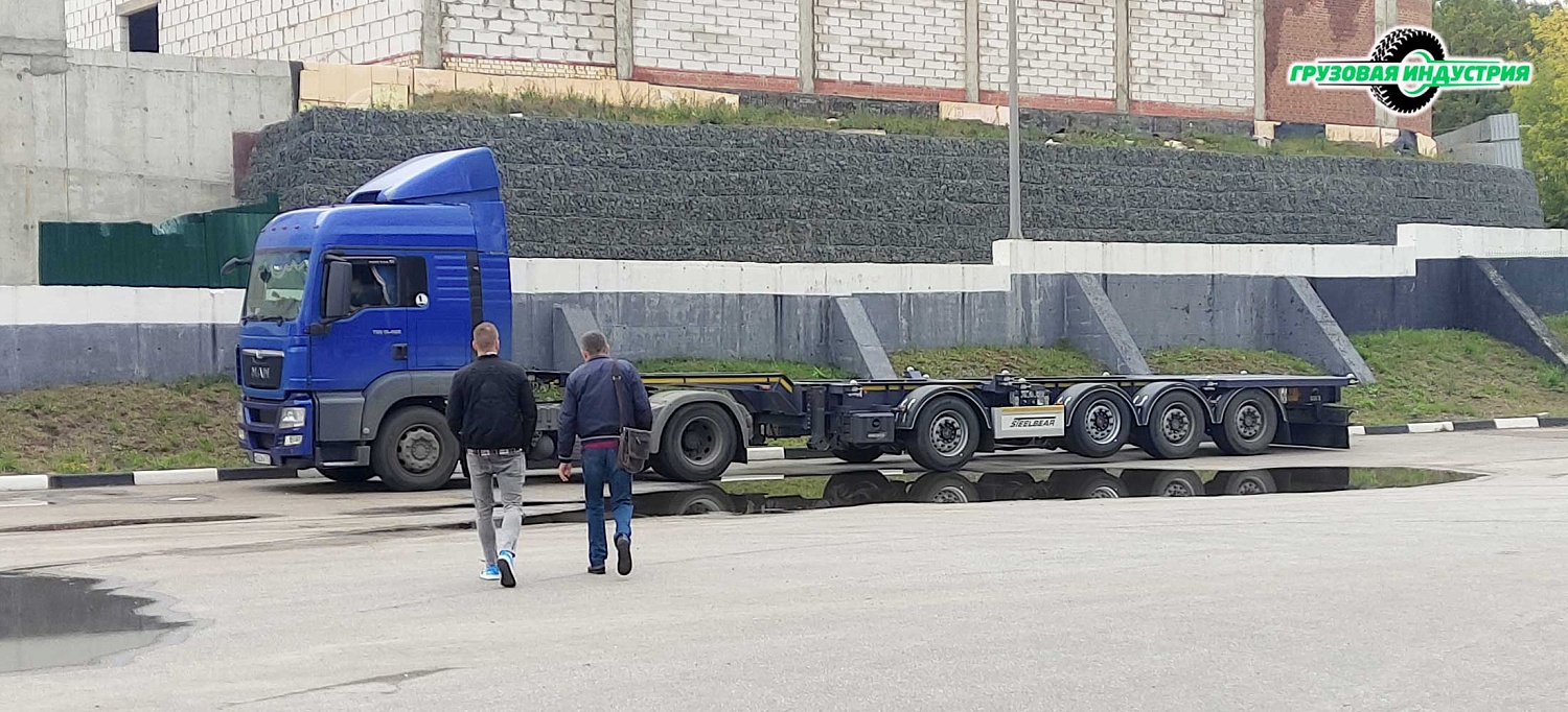 Отгрузка универсального контейнеровоза Steelbear PF-41N-6 в Москву