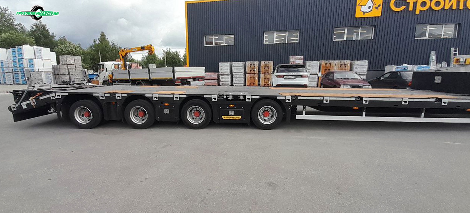 Отгрузка полуприцепа трала Juterborg JTB-50 с уголками в г. Москва