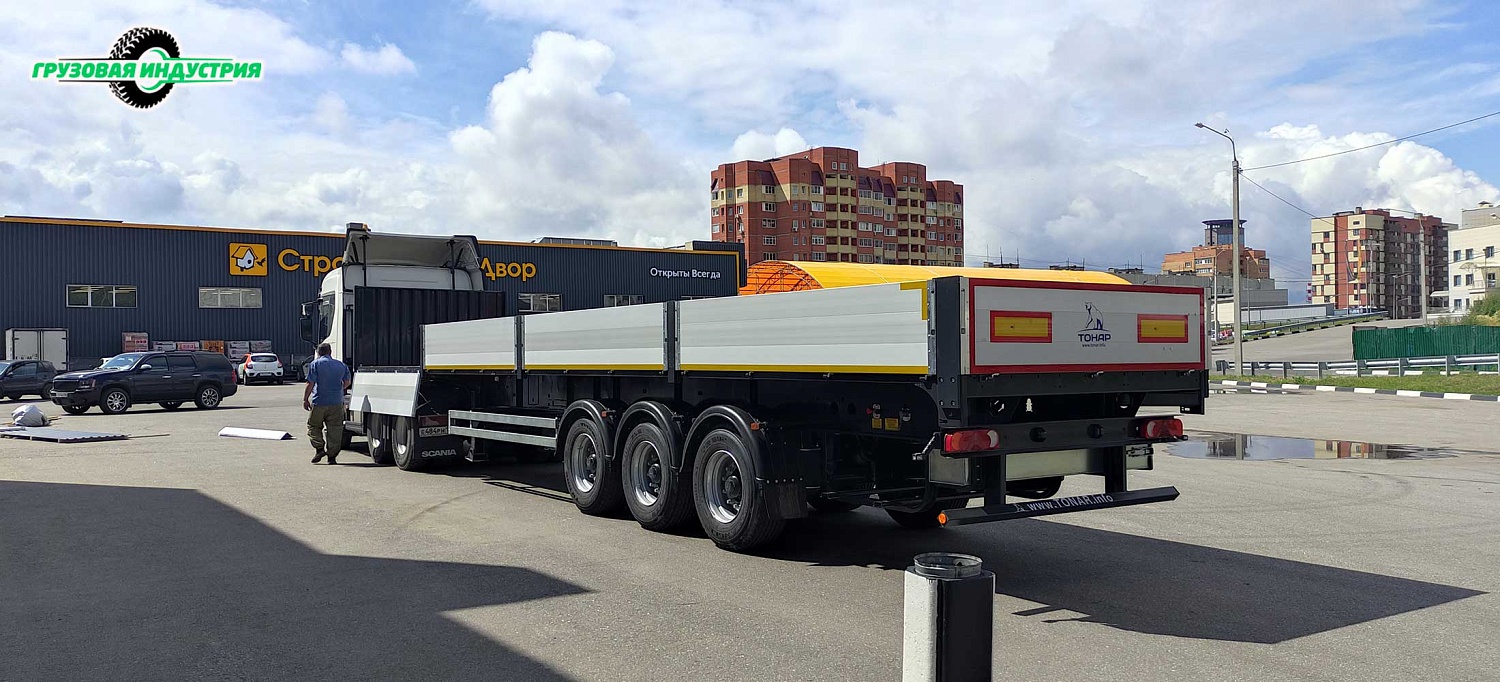 Отгрузка полуприцепа бортовая платформа Тонар B3-13К в Красноярск