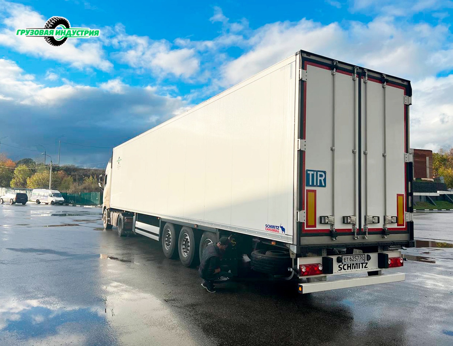 Отгрузка б/у полуприцепа рефрижератора Schmitz Cargobull SKO 24/L - COOL V7 в Екатеринбург